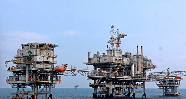 Produksi-Minyak-Nasional-300714-Adm-1-620x330