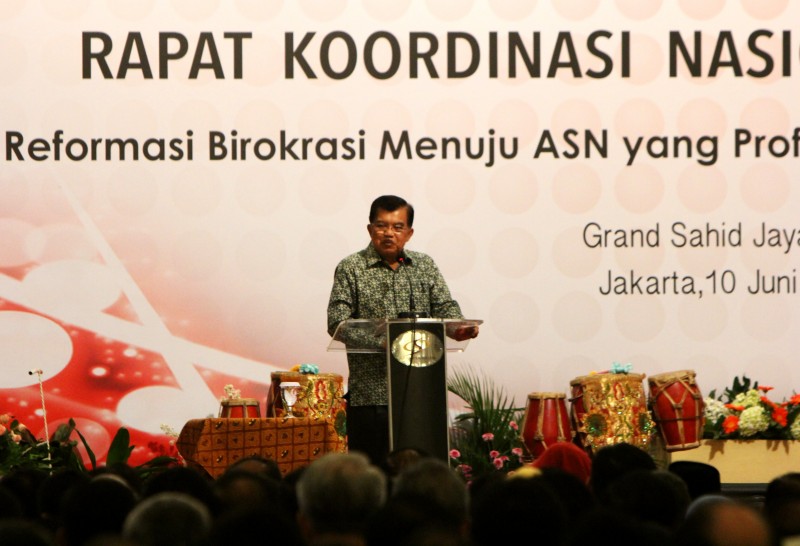 Jusuf Kalla Saat Rapat Koordinasi Nasional Kepegawaian Di Hotel Sahid Jaya, Jakarta, Rabu 10 Juni 2015