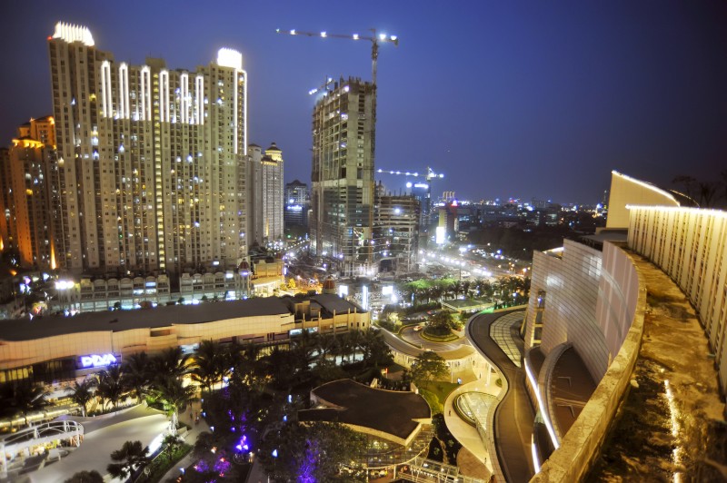 Lanskap apartemen Mediterania milik PT Agung Podomoro Land (APL) di Jalan S Parman, Jakarta Barat, Selasa (30/6).