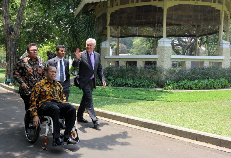CEO General Electric Indonesia Handry Satriago Menemui Presiden Joko Widodo di Istana Merdeka