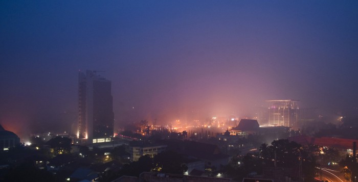 Darurat-Asap-Riau-Diperpanjang-290815-FBA-1-700x357