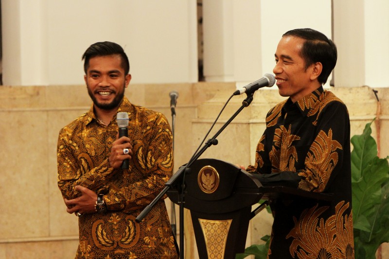 Pemain Terbaik Piala Presiden 2015 Zulham Zamrun Berdiskusi Dengan Presiden Jokowi Di Istana Negara Mengenai Harapan Persepakbolaan Di Indonesia