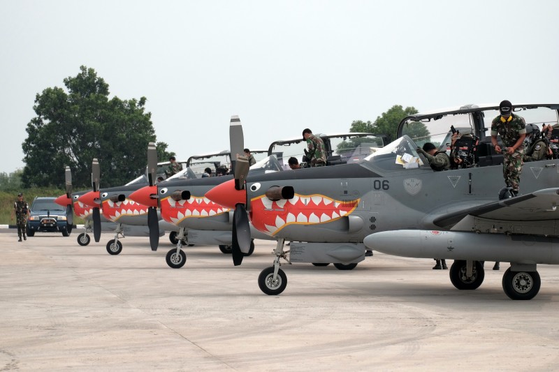Empat unit pesawat Super Tucano EMB-314 berada di landasan parkir Bandara Juwata, Tarakan, Kalimantan Utara, Kamis (15/10)
