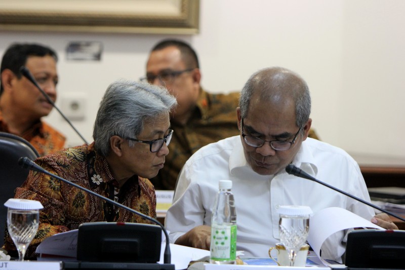 Direktur Utama Pertamina Dwi Soetjipto dalam Rapat Terbatas Membahas Blok Masela di Kantor Presiden