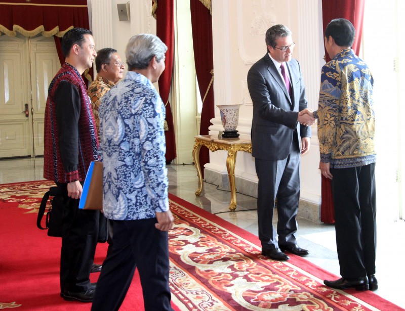 Direktur Jenderal World Trade Organization Roberto Azevedo Menemui Presiden Joko Widodo di Istana Merdeka