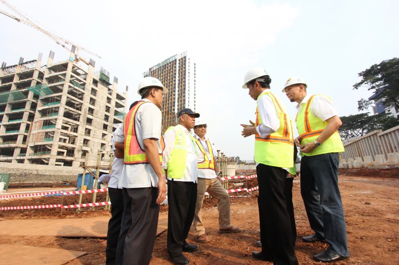 Presiden Joko Widodo Meninjau Proyek Jalan Tol Mangkrak Depok - Antasari