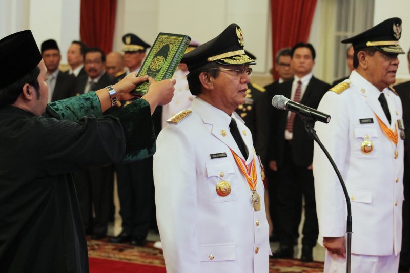 Presiden Joko Widodo melantik Gubernur Sulawesi Tengah Drs. H. Longki Djanggola, M.Si. dan Wakil Gubernur Sulawesi Tengah H. Sudarto, S.H., M