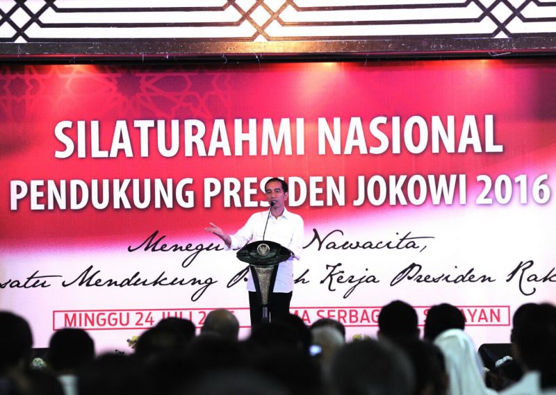 Silaturahmi nasional Presiden Joko Widodo bersama sejumlah kelompok relawan Jokowi di Wisma Serba Guna, Jakarta