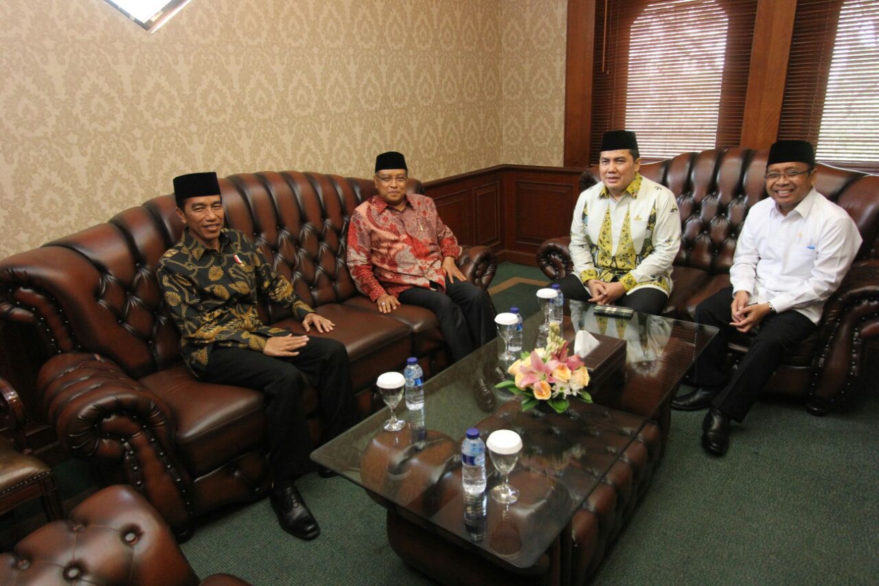 Memberikan ucapan terimakasih telah menyejukkan umat pada demo 4 November 2016