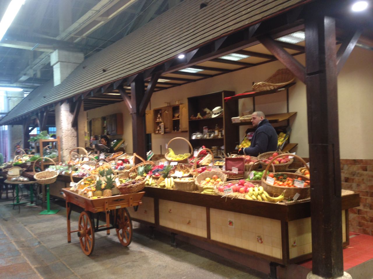 Pedagang di Marche Beauvau, Paris