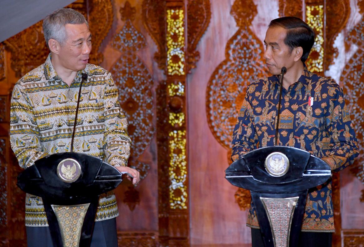 Pertemuan Bilateral Presiden Joko Widodo dengan Perdana Menteri Singapura Lee Hsien Loong di Wisma Perdamaian, Semarang, Jawa Tengah
