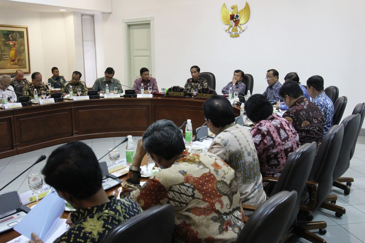 Presiden Jokowi pimpin sidang paripurna Dewan Energi Nasional di Kantor Presiden, Jakarta