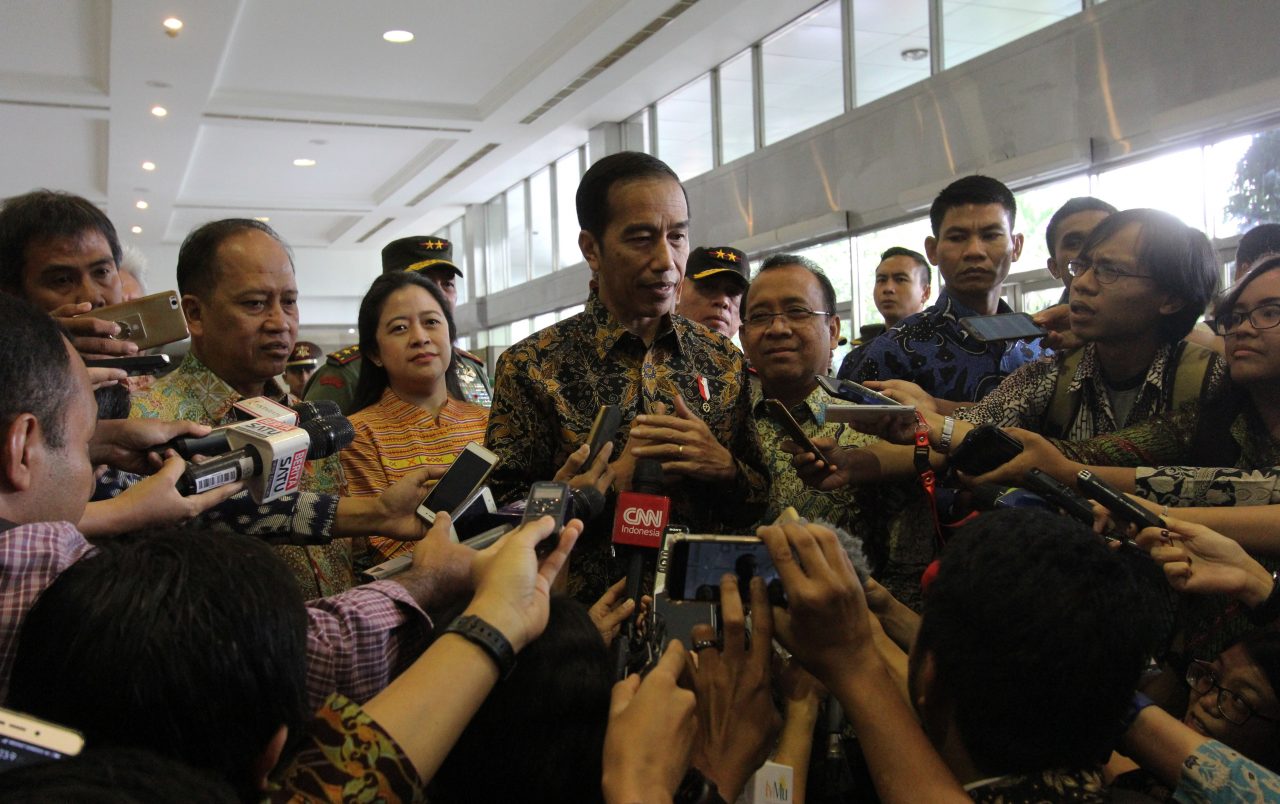 Presiden Joko Widodo memberikan keterangan pers