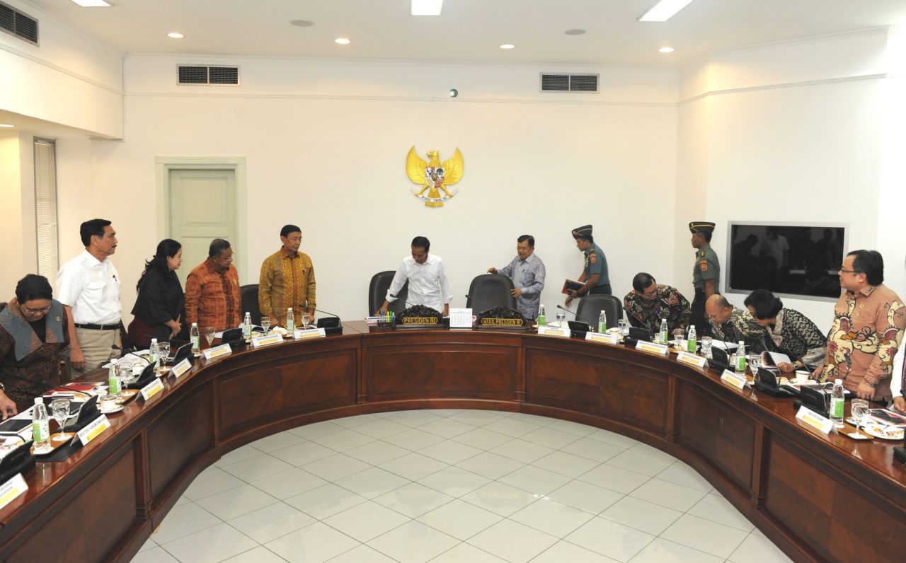 Presiden Joko Widodo memimpin rapat terbatas mengenai lanjutan pembahasan Nation Branding di Kantor Presiden, Jumat 3 Februari 2017