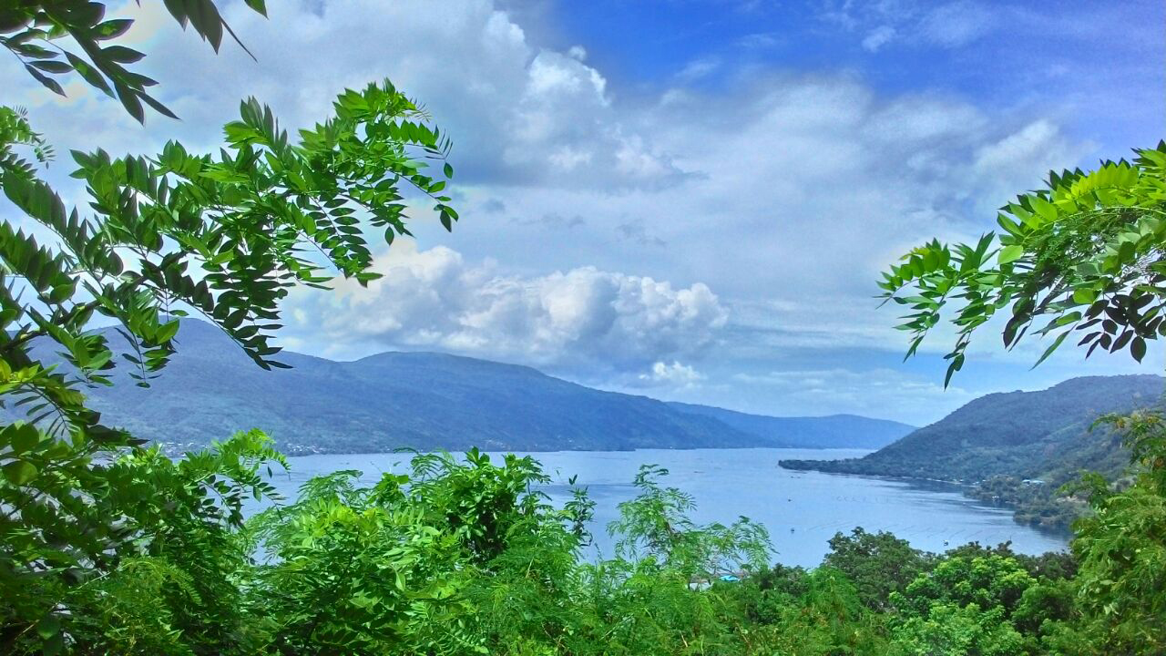 Lensa Nusa Tenggara Teluk Mutiara