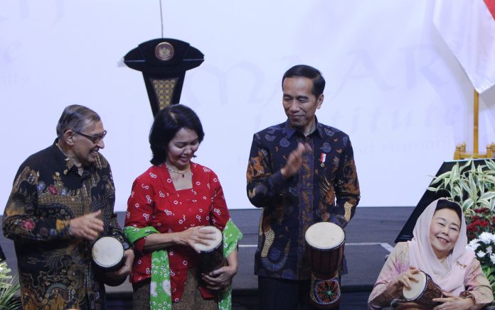 Presiden Joko Widodo membuka Forum Titik Temu di Hotel Double Tree Hilton, Jakarta