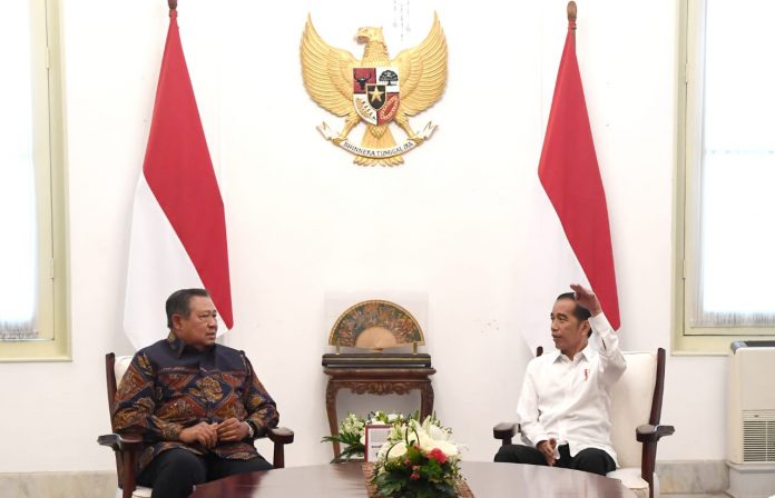 Presiden Joko Widodo menerima Presiden ke-6 Republik Indonesia Susilo Bambang Yudhoyono di Istana Merdeka, Jakarta