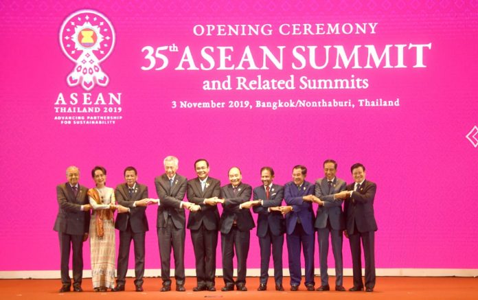 Opening Ceremony 35th Asean Summit and Related Summits di Impact Exhibition & Convention Center, Bangkok, Thailand