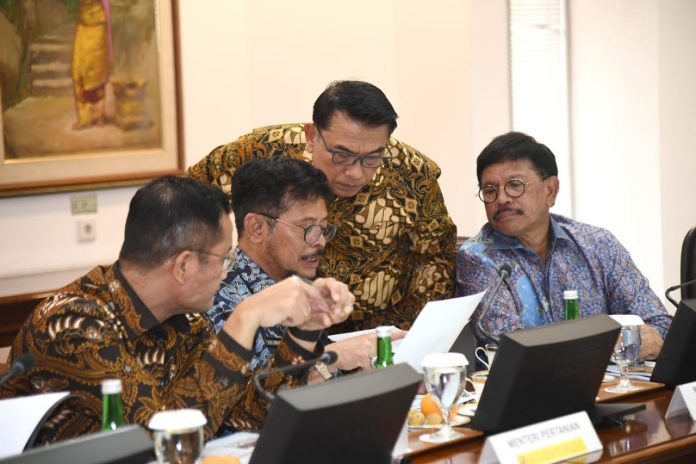 Presiden Jokowi instruksikan pembenahan manajemen logistik dan pengelolaan cadangan beras di Kantor Presiden