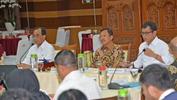 Rakor membahas upaya pencegahan virus korona di Indonesia, di Kantor Kemenhub, Jakarta, Senin (27 Jan). (Foto Kemenhub)