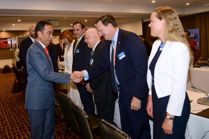 Presiden Joko Widodo menghadiri Indonesia-Australia Business Roundtable yang digelar di Canberra Room, Hotel Hyatt, Canberra, Australia, pada Senin, 10 Februari 2020