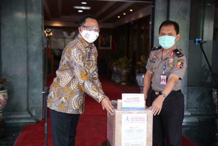 Mendagri Salurkan Bantuan Dari Temasek dan Humanity Matters Singapura