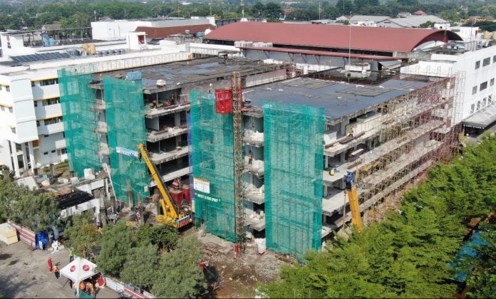 Pembangunan RS Akademi Universitas Gadjah Mada yang nantinya berfungsi sebagai RS rujukan Covid-19 di Daerah Istimewa Yogyakarta