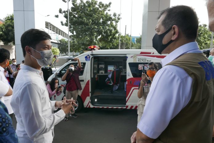 Gugus Tugas Percepatan Penanganan Covid-19 mengirimkan Mobile Combat Covid-19 untuk mendukung pengujian sampel di lapangan dengan pendekatan PCR ke Provinsi Jawa Timur