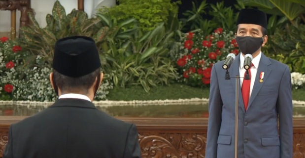 Presiden Joko Widodo melantik Kepala BNPT Boy Rafli di Istana Negara, 6 Mei 2020