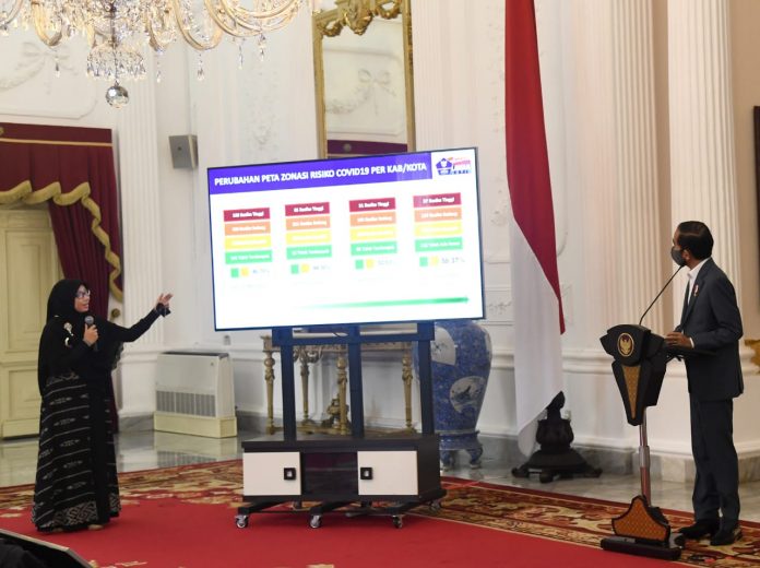 Dewi Nur Aisyah, S.K.M., M.Sc, Ph.D., DIC, seorang ahli epidemiologi dan pakar informatika penyakit menular dari Indonesia 2