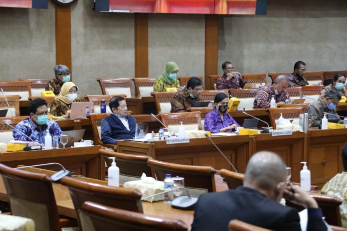 Menteri Perencanaan Pembangunan Nasional atau Kepala Bappenas Suharso Monoarfa menghadiri Rapat Kerja dengan Komisi XI DPR RI pada, Selasa 23 Juni 2020