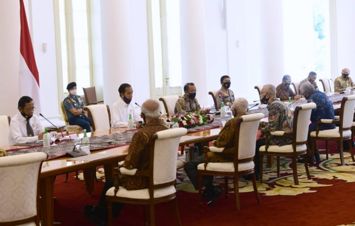 Presiden Joko Widodo menerima purnawirawan TNI-Polri dan legiun veteran Indonesia di Istana Kepresidenan Bogor, Jawa Barat, pada Jumat, 19 Juni 2020