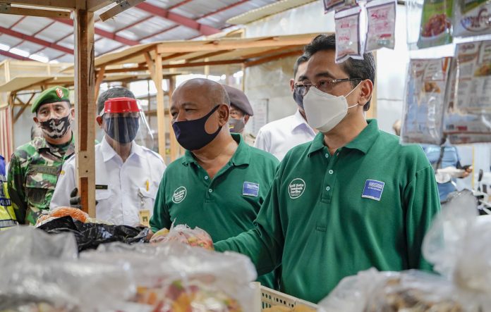 Menteri Perdagangan, Agus Suparmanto meninjau aktivitas perdagangan di Pasar Boyolali dan Pasar Pengging di Boyolali, Jawa Tengah, Rabu 1 Juli 2020