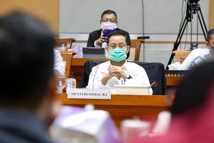 Menteri Sosial Julari P. Batubara