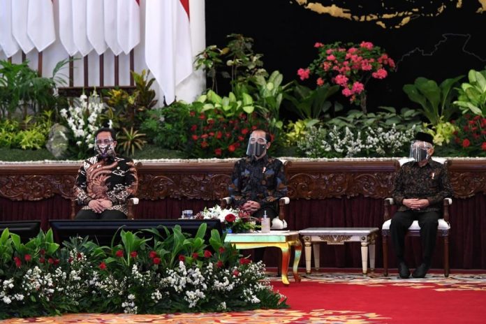 Presiden Joko Widodo membuka kick off meeting pemeriksaan atas pengelolaan dan tanggung jawab keuangan negara dalam pandemi di Istana Negara