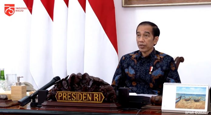 Presiden Joko Widodo memimpin rapat terbatas Persiapan Pelaksanaan Pilkada Serentak 2020 melalui telekonferensi dari Istana Merdeka