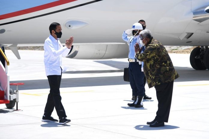 Kunjungan kerja Presiden Joko Widodo ke Provinsi Sulawesi Tenggara untuk meresmikan Pabrik Gula di Kabupaten Bombana dan Jembatan Teluk Kendari