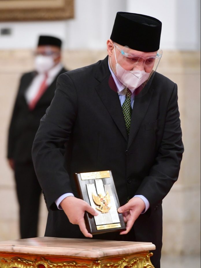 Penganugerahan gelar Pahlawan Nasional oleh Presiden Jokowi kepada 6 tokoh dari berbagai provinsi di Istana Negara