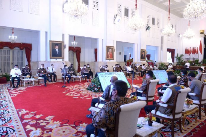 Presiden Joko Widodo memimpin Sidang Kabinet Paripurna di Istana Negara 2