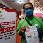 Digitalisasi Bansos Jangkau 11,5 Juta Keluarga, Pemerintah Siapkan Skema Bantuan Tunai Penerima bantuan sosial tunai