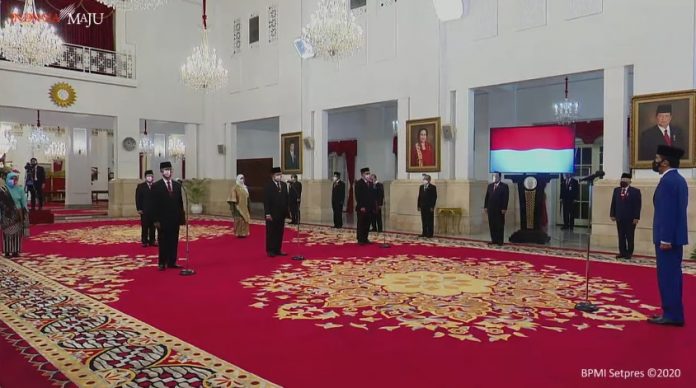 Presiden Joko Widodo melantik tujuh anggota Komisi Yudisial di Istana Negara, Senin, 21 Desember 2020