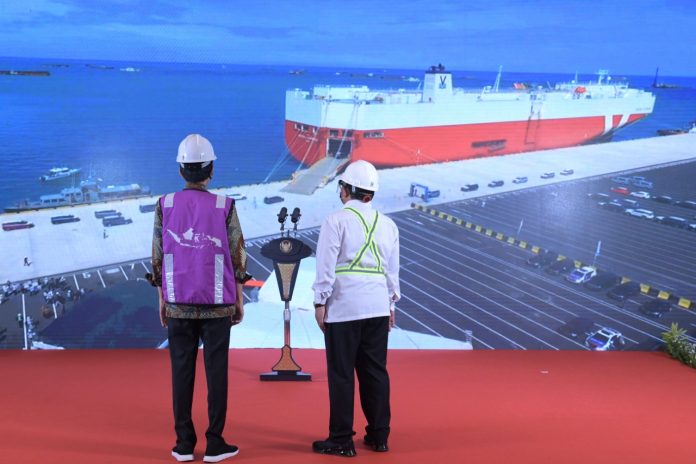 Presiden Joko Widodo meresmikan Pelabuhan Patimban