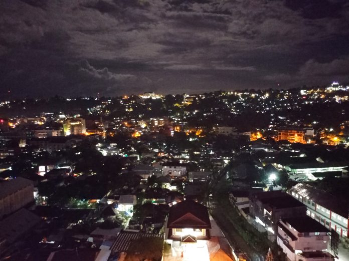 Suasana Kota Ambon Jelang Memasui 1 Januari 2021 (Foto: Febriana Tangkilisan/ Kontributor Beritadaerah)