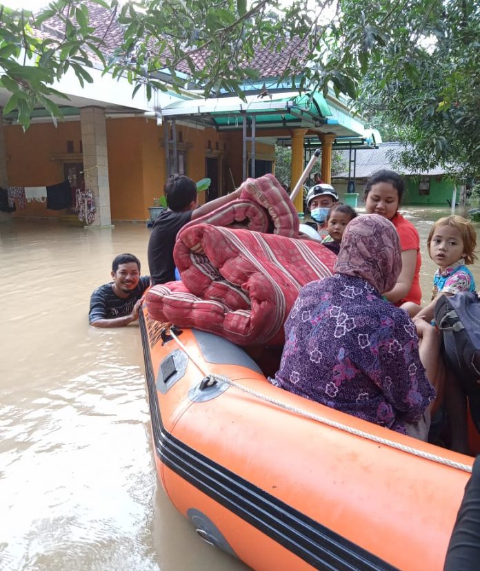 Banjir melanda 4 desa, yakni Desa Sukaurip, Karangsegar, Bantasari dan Sumber Urip di Kabupaten Bekasi