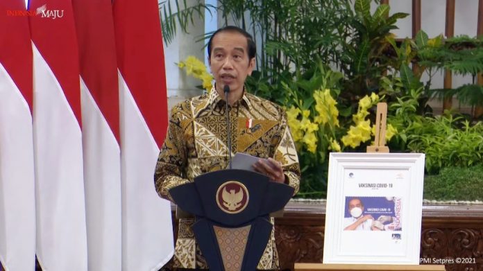 Presiden Joko Widodo meluncurkan Program Konektivitas Digital 2021 dan Pranko Seri Gerakan Vaksinasi Nasional Covid-19 di Istana Negara