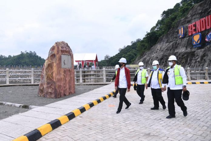Presiden Joko Widodo meresmikan Bendungan Tapin di Provinsi Kalimantan Selatan