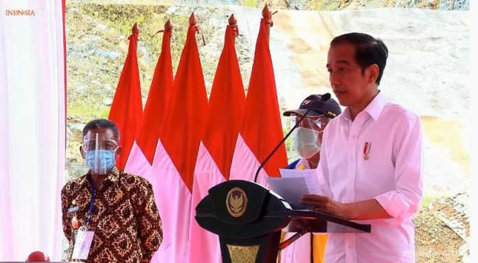 Presiden Joko Widodo meresmikan Bendungan Tukul di Kabupaten Pacitan, Jawa Timur