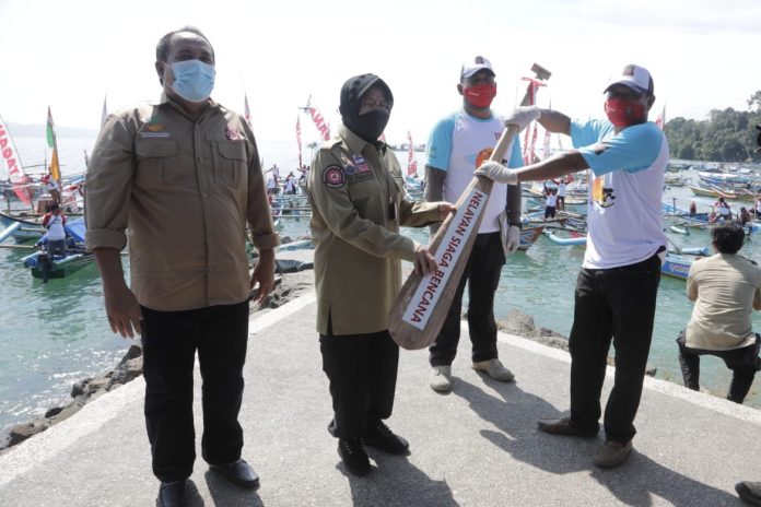 Menteri Sosial Tri Rismaharini menghadiri Puncak Hari Ulang Tahun Tagana ke-17 Bhakti Sosial dan Jambore Nasional