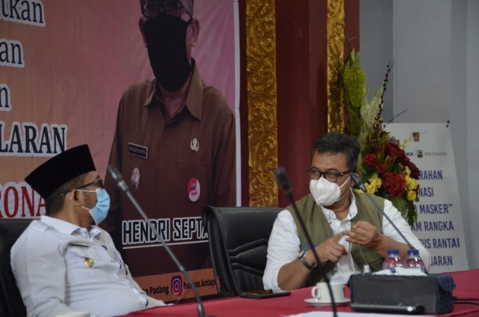 Plt Deputi Bidang Sistem dan Strategi BNPB Dr Raditya Jati mengunjungi Gedung Putih Rumah Kediaman Wali Kota Padang