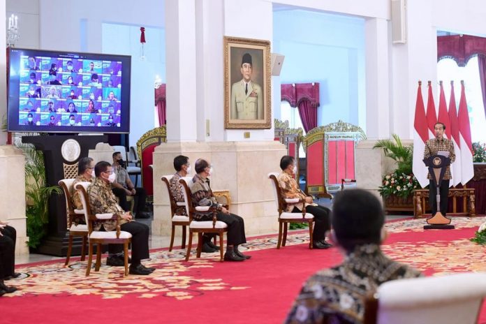 Presiden Joko Widodo membuka Rapat Kerja Nasional Penguatan Ekosistem Inovasi Teknologi BPPT Tahun 2021 di Istana Negara